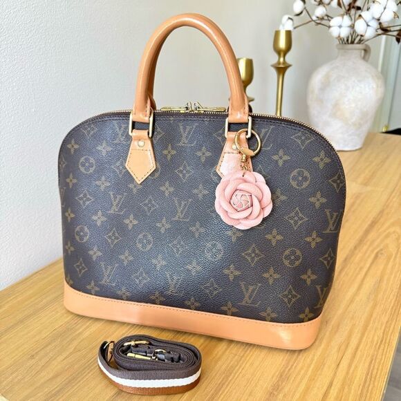 ✅AUTHENTIC✅LOUIS VUITTON ALMA PM - Picture 4 of 16